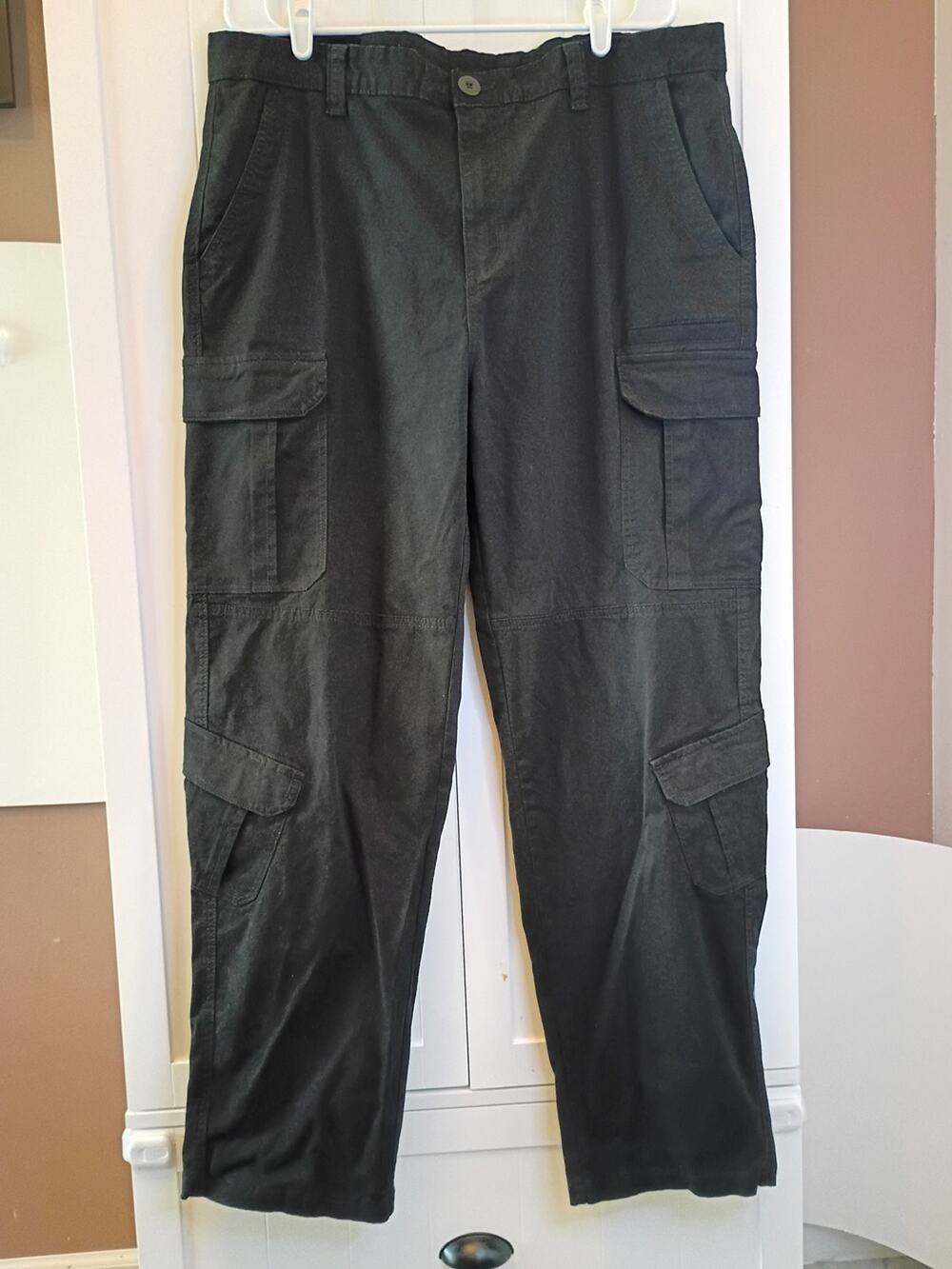 Men's Black Cargo Pants - Durable Everyday Utility